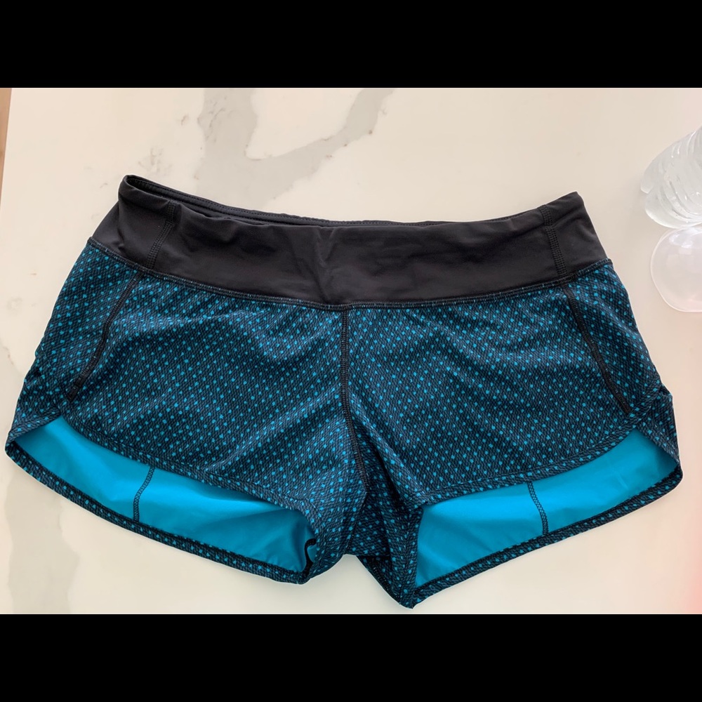 Lululemon Speed Up Short 
2.5"